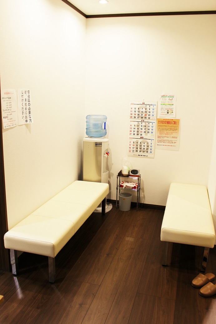 たつや接骨院 待合室